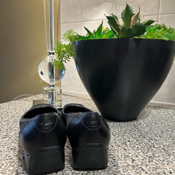 Roberto Capucci - Made in Italy, black leather flats with silver embossing. - Picture 7 of 10